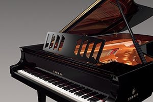 7. Ażurowy pulpit to nowy standard w fortepianach koncertowych Yamaha