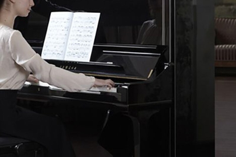 [Image] Pianino pionowe Yamaha